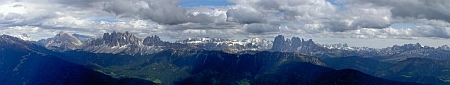 Tolla Aussicht vom Hundskopf auf die Dolomiten