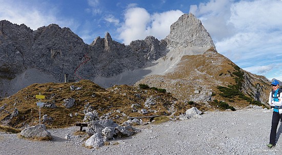 An der Lamsenjochhütte