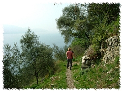 Wanderung mit schöner Aussichr auf den Gardasee