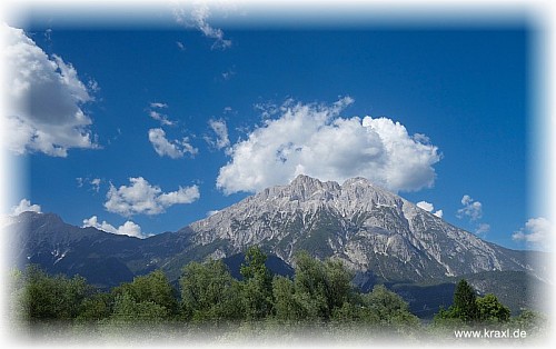 Aus dem Inntal schauen wir auf Hohe Munde und Niedere Munde.