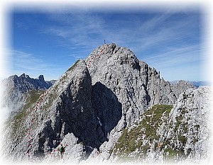 Blick aus dem Klettersteig auf den Kemacher.