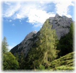 Mitterkaiser und Predigdstuhl nahe der Griesner Hütte fotographiert.